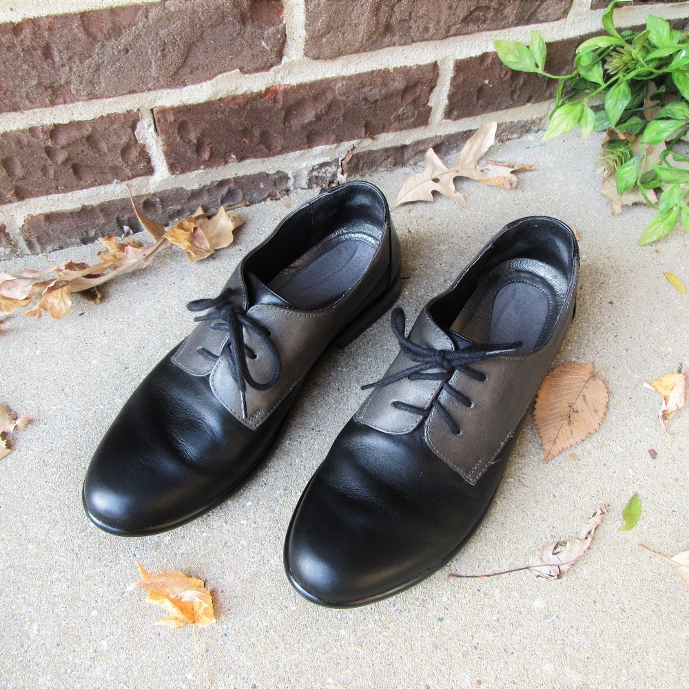 Naot Black and Gray Women's Flats